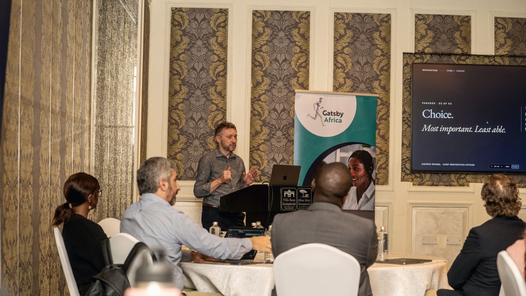 Participants in plenary discussion during a Reinvantage session